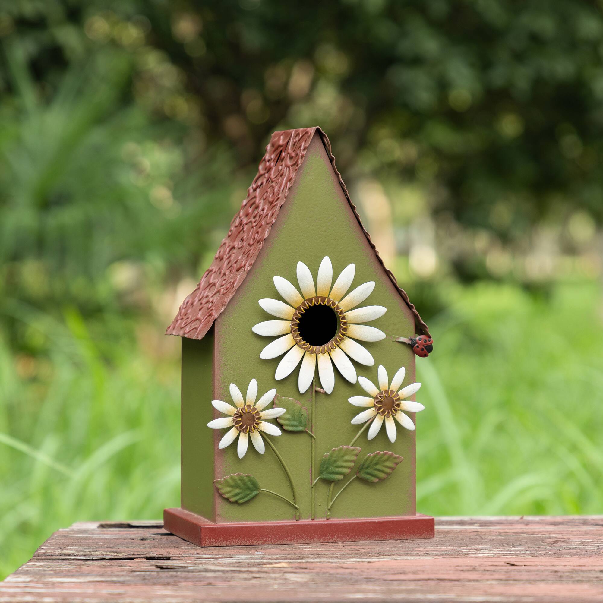 Glitzhome® 52.5" Green Metal Daisy Decorative Garden Birdhouse with Stake